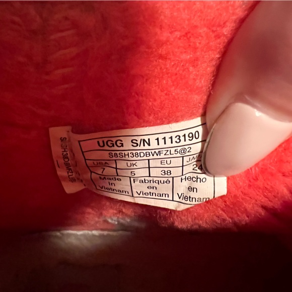 UGG 🤩 Classic Clear Samba Red Boots Size 7 - Picture 10 of 13